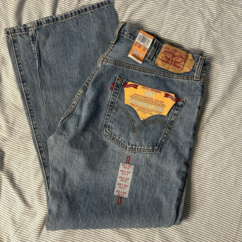 Levi's Men's 501 Original Fit Blue Jeans Straight Leg Button Fly 40 x 32 NWT